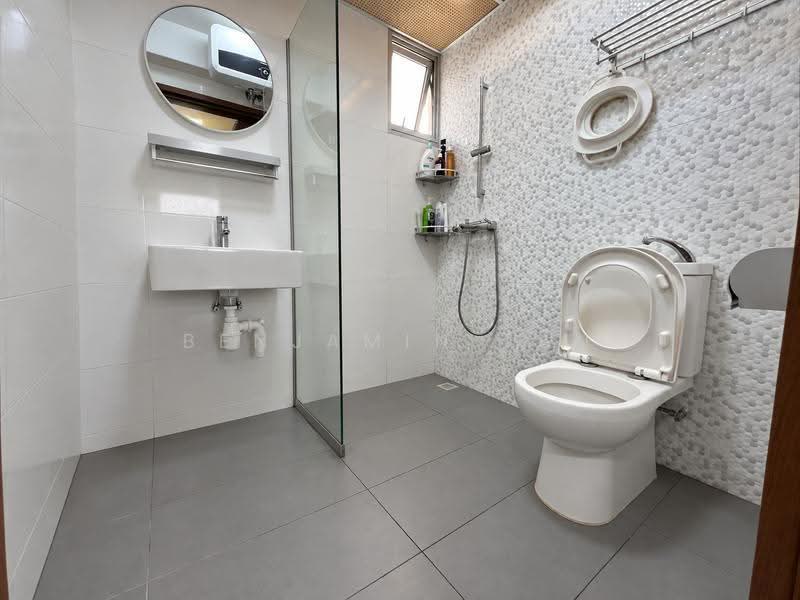 476A Yishun Street 44, 476A Yishun Street 44, 3 Bedrooms, 1,001 sqft, HDB Flat For Sale, by Benjamin Tan, 500284622 - Bathroom - PropertyGuru.com.sg