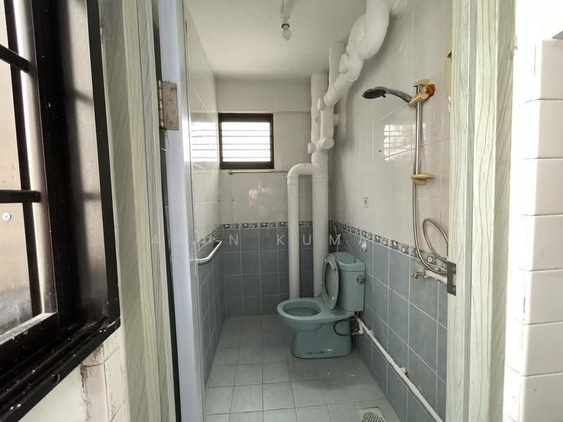 722 Yishun Street 71, 722 Yishun Street 71, Sembawang / Yishun, Room Rental, 200 sqft, HDB Flat For Rent, by Arun Kumar, 500284625 - Bathroom - PropertyGuru.com.sg