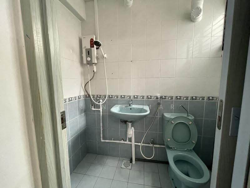 722 Yishun Street 71, 722 Yishun Street 71, Sembawang / Yishun, Room Rental, 200 sqft, HDB Flat For Rent, by Arun Kumar, 500284625 - Bathroom - PropertyGuru.com.sg