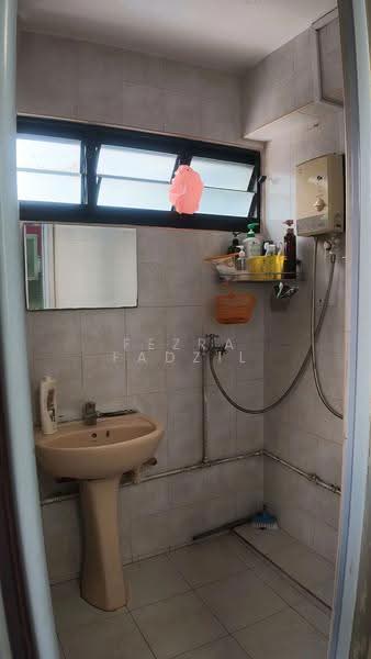 6 Marsiling Drive, 6 Marsiling Drive, Admiralty / Woodlands, 3 Bedrooms, 699 sqft, HDB Flat For Sale, by Fezra Fadzil, 500284647 - Bathroom - PropertyGuru.com.sg