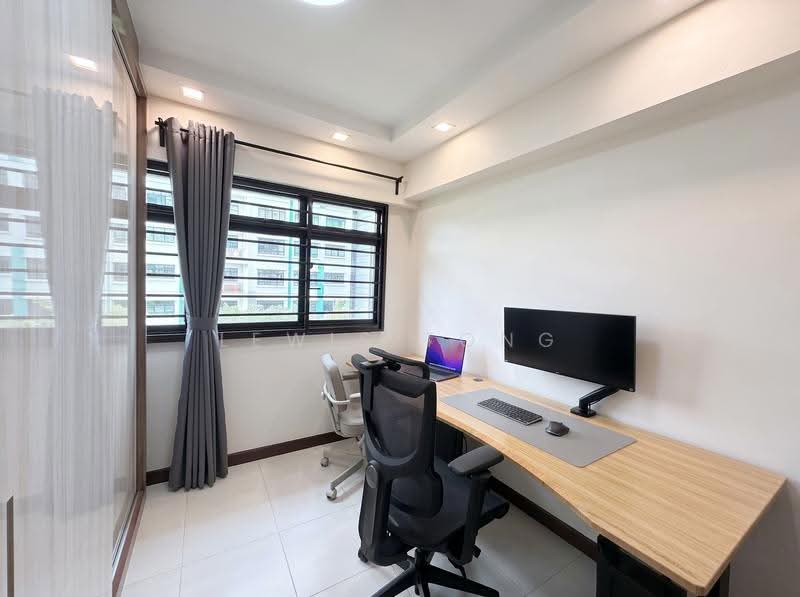 371 Jurong East Street 32, 371 Jurong East Street 32, Boon Lay / Jurong / Tuas, 2 Bedrooms, 689 sqft, HDB Flat For Sale, by Lewis Tong, 500284652 - Common Bedroom - PropertyGuru.com.sg