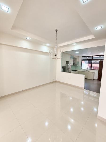 Good Buy! $21xxpsf Large Renovated 2 Sty Terrace 1km Rosyth Sch! Nr Kovan MRT/Mall, Hougang / Punggol / Sengkang, 4 Bedrooms, 2,400 sqft, Terraced House For Sale, by Ray Lim, 500284654 - Dining Room - PropertyGuru.com.sg