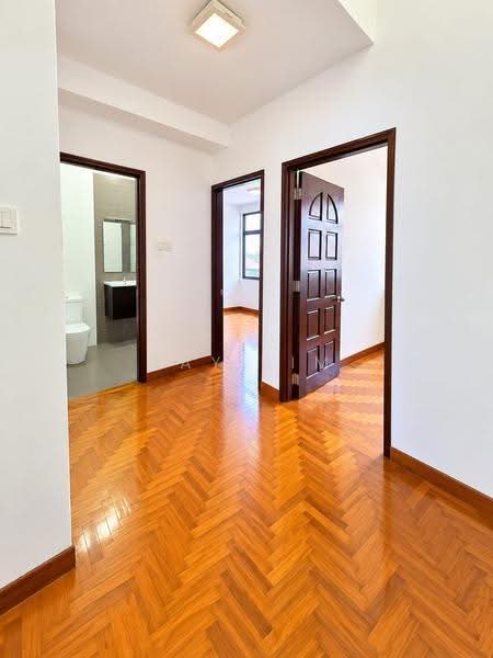 Good Buy! $21xxpsf Large Renovated 2 Sty Terrace 1km Rosyth Sch! Nr Kovan MRT/Mall, Hougang / Punggol / Sengkang, 4 Bedrooms, 2,400 sqft, Terraced House For Sale, by Ray Lim, 500284654 - Interior - PropertyGuru.com.sg