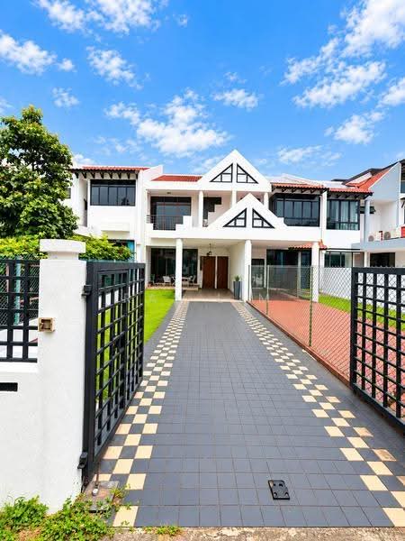 Good Buy! $21xxpsf Large Renovated 2 Sty Terrace 1km Rosyth Sch! Nr Kovan MRT/Mall, Hougang / Punggol / Sengkang, 4 Bedrooms, 2,400 sqft, Terraced House For Sale, by Ray Lim, 500284654 - Exterior - PropertyGuru.com.sg