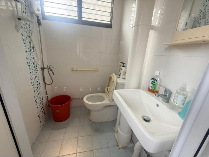 180 Ang Mo Kio Avenue 5, 180 180, Ang Mo Kio / Bishan / Thomson, 2 Bedrooms, 731 sqft, HDB Flat For Sale, by Lee Kiat Chin, 500284657 - PropertyGuru.com.sg