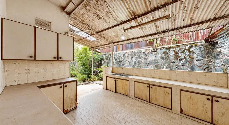 Affordable Park-Facing 6-Bedroom Terrace @ Jalan Kayu, Seletar / Yio Chu Kang, 6 Bedrooms, 2,460 sqft, Terraced House For Sale, by WILLI CHING, 500284658 - Kitchen - PropertyGuru.com.sg
