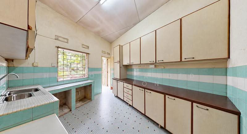 Affordable Park-Facing 6-Bedroom Terrace @ Jalan Kayu, Seletar / Yio Chu Kang, 6 Bedrooms, 2,460 sqft, Terraced House For Sale, by WILLI CHING, 500284658 - Kitchen - PropertyGuru.com.sg