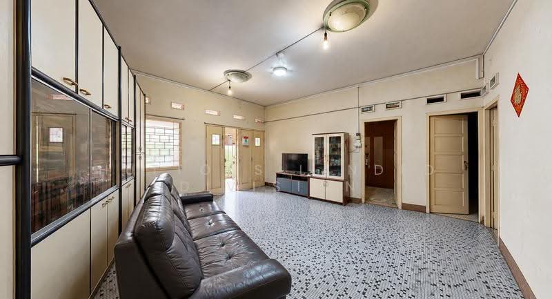 Affordable Park-Facing 6-Bedroom Terrace @ Jalan Kayu, Seletar / Yio Chu Kang, 6 Bedrooms, 2,460 sqft, Terraced House For Sale, by WILLI CHING, 500284658 - Living Room - PropertyGuru.com.sg