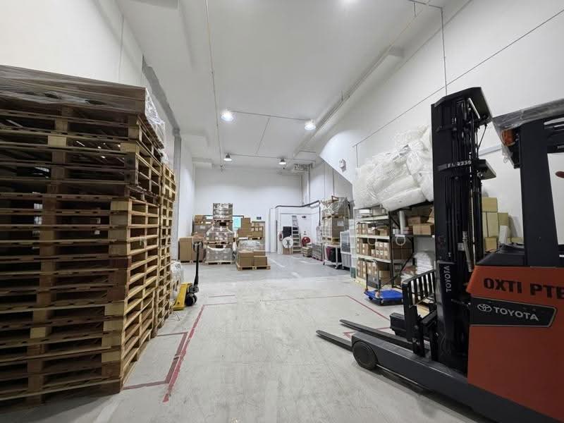 Tradehub 21, 18 Boon Lay Way, Boon Lay / Jurong / Tuas, 7,471 sqft, Light Industrial (B1) For Sale, by Rachel Khoo, 500284661 - CommercialGuru.com.sg