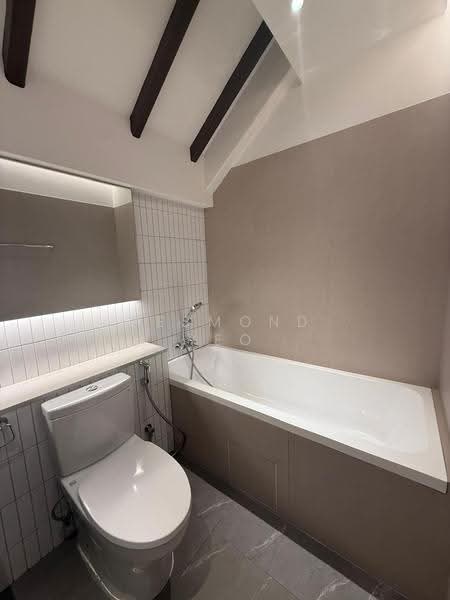 Empire Lofts, 43 Mosque Street, Boat Quay / Raffles Place / Marina, 2 Bedrooms, 1,430 sqft, Condominium For Rent, by Desmond Yeo, 500284663 - Bathroom - PropertyGuru.com.sg