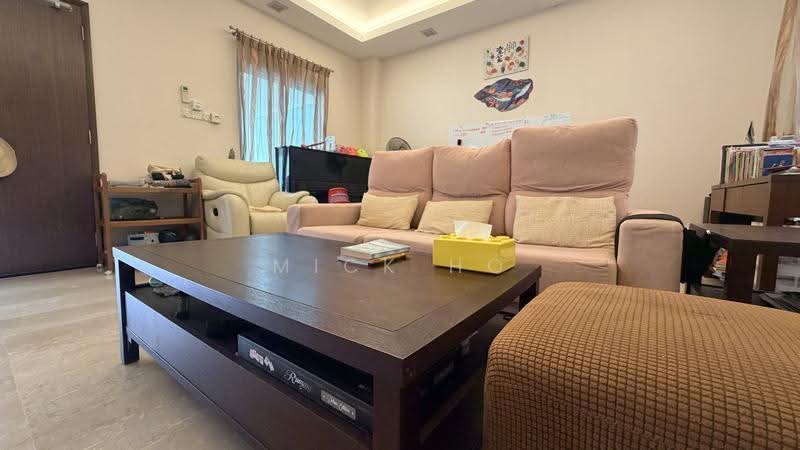 Serangoon Large Terrace for Sale below the 5M mark 546, Hougang / Punggol / Sengkang, 4 Bedrooms, 2,500 sqft, Terraced House For Sale, by Mick Ho, 500284665 - Living Room - PropertyGuru.com.sg