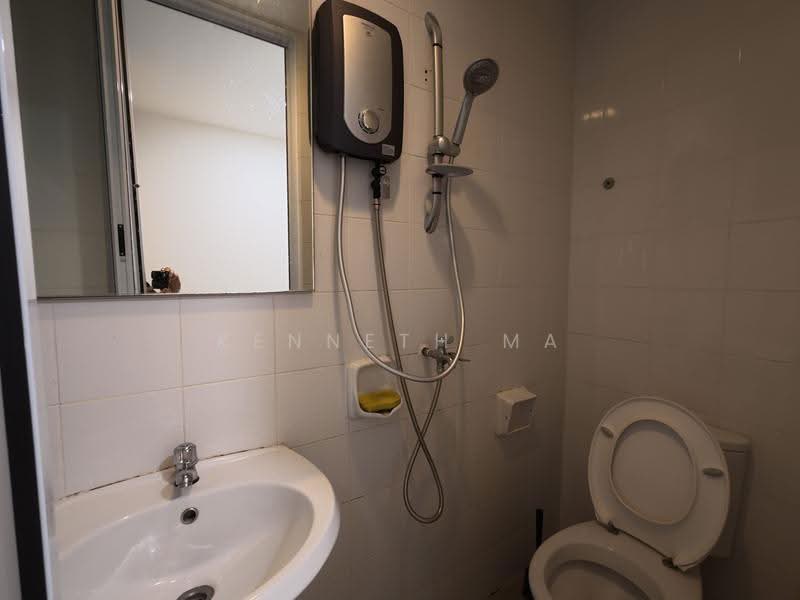 Edelweiss Park Condo, 90 Flora Road, Changi Airport / Changi Village, Room Rental, 120 sqft, Condominium For Rent, by Kenneth Ma, 500284666 - Bathroom - PropertyGuru.com.sg