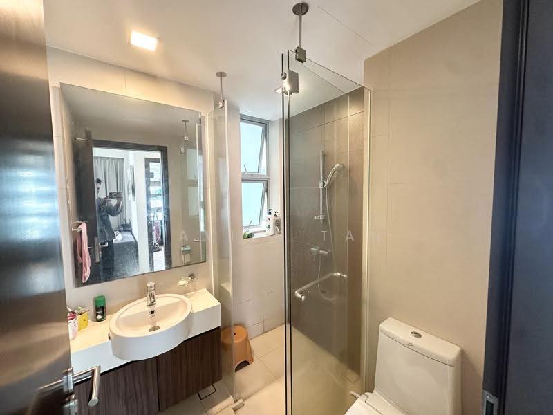 Livia, 73 Pasir Ris Grove, Pasir Ris / Tampines, 2 Bedrooms, 915 sqft, Condominium For Rent, by Xavier Tan, 500284670 - Bathroom - PropertyGuru.com.sg