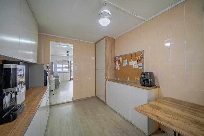 256 Jurong East Street 24, 256 Jurong East Street 24, Boon Lay / Jurong / Tuas, 2 Bedrooms, 721 sqft, HDB Flat For Sale, by Zach Wong, 500284675 - Kitchen - PropertyGuru.com.sg