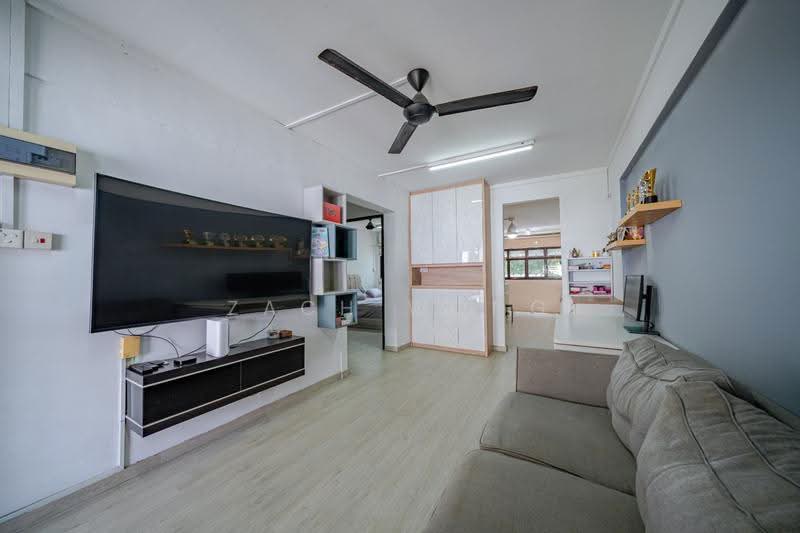 256 Jurong East Street 24, 256 Jurong East Street 24, Boon Lay / Jurong / Tuas, 2 Bedrooms, 721 sqft, HDB Flat For Sale, by Zach Wong, 500284675 - Living Room - PropertyGuru.com.sg