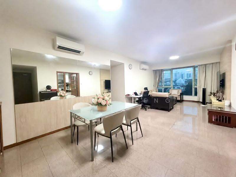 Queens, 10 Stirling Road, Alexandra / Commonwealth, 3 Bedrooms, 1,194 sqft, Condominium For Sale, by Karen Cheng, 500284701 - Living Room - PropertyGuru.com.sg