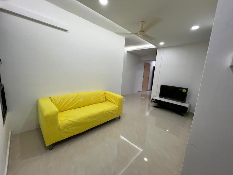 585 Woodlands Drive 16, 585 Woodlands Drive 16, Admiralty / Woodlands, 2 Bedrooms, 1,182 sqft, HDB Flat For Rent, by Heather Tan, 500284702 - Living Room - PropertyGuru.com.sg