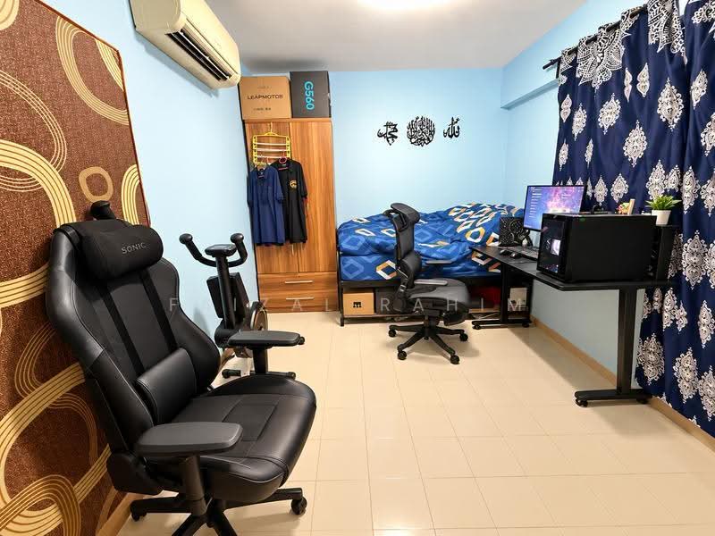 231 Bukit Batok East Avenue 5, 231 Bukit Batok East Avenue 5, Dairy Farm / Bukit Panjang / Choa Chu Kang, 2 Bedrooms, 743 sqft, HDB Flat For Sale, by Faizal Rahim, 500284704 - Bedroom - PropertyGuru.com.sg
