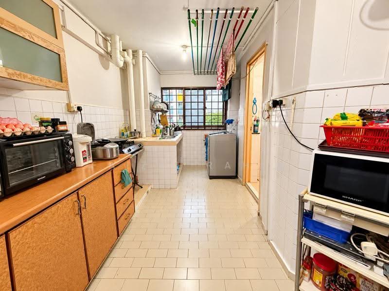 231 Bukit Batok East Avenue 5, 231 Bukit Batok East Avenue 5, Dairy Farm / Bukit Panjang / Choa Chu Kang, 2 Bedrooms, 743 sqft, HDB Flat For Sale, by Faizal Rahim, 500284704 - Kitchen - PropertyGuru.com.sg