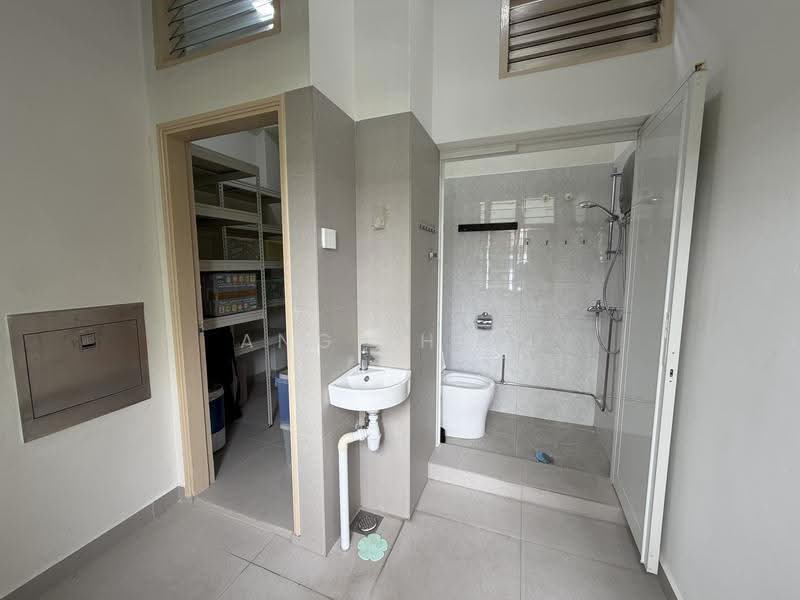 Clementi Park, 127 Sunset Way, Clementi Park / Upper Bukit Timah, 3 Bedrooms, 1,722 sqft, Condominium For Sale, by Ang ShiQi, 500284731 - Bathroom - PropertyGuru.com.sg