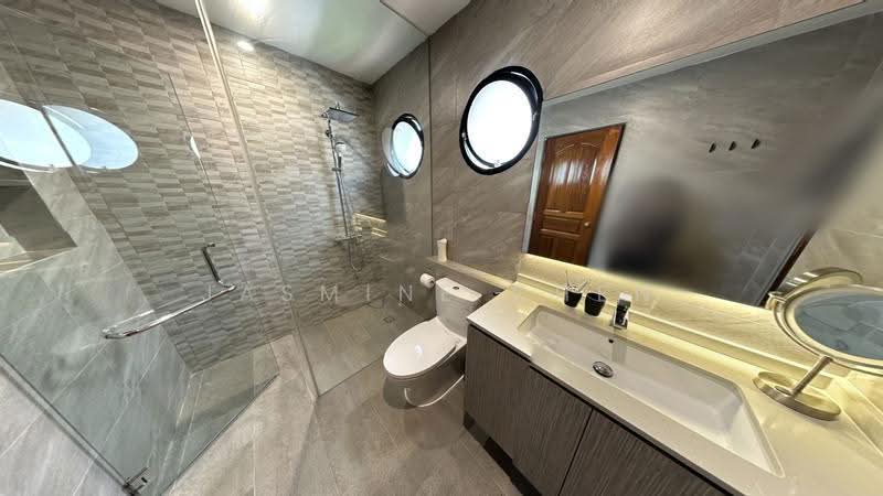 Paya Lebar Crescent FH SemiD, Hougang / Punggol / Sengkang, 5 Bedrooms, 3,400 sqft, Semi-Detached House For Sale, by Jasmine Chen, 500284734 - Bathroom - PropertyGuru.com.sg