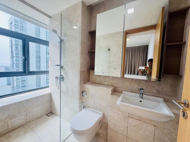 Soleil @ Sinaran, 2 Sinaran Drive, Newton / Novena, 2 Bedrooms, 958 sqft, Condominium For Sale, by Eumaus Seah ( E 谢 健 来), 500284735 - Bathroom - PropertyGuru.com.sg