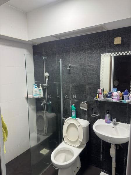 510A Wellington Circle, 510A Wellington Circle, Sembawang / Yishun, 2 Bedrooms, 1,095 sqft, HDB Flat For Rent, by MOHAN ., 500284737 - Bathroom - PropertyGuru.com.sg