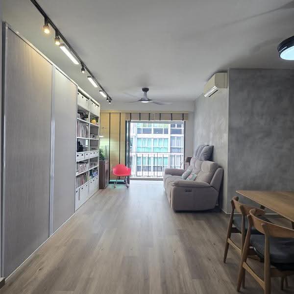 Esparina Residences, 113 Compassvale Bow, Hougang / Punggol / Sengkang, 3 Bedrooms, 1,066 sqft, Condominium For Sale, by Julian Li, 500284738 - Living Room - PropertyGuru.com.sg