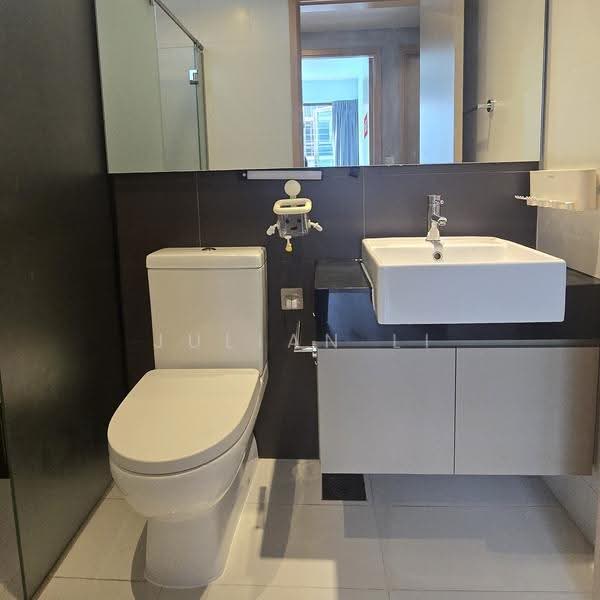 Esparina Residences, 113 Compassvale Bow, Hougang / Punggol / Sengkang, 3 Bedrooms, 1,066 sqft, Condominium For Sale, by Julian Li, 500284738 - Bathroom - PropertyGuru.com.sg