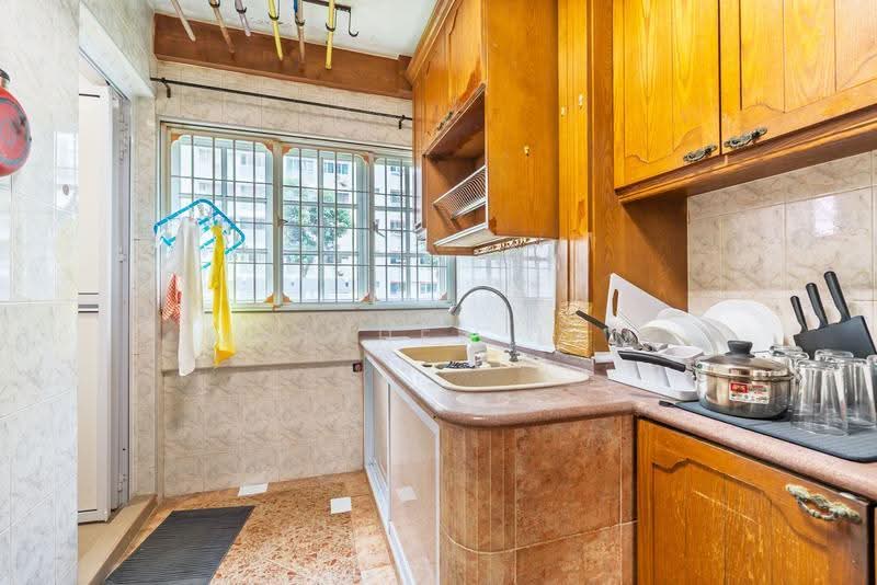 141 Tampines Street 12, 141 Tampines Street 12, Pasir Ris / Tampines, 3 Bedrooms, 1,141 sqft, HDB Flat For Sale, by Matthew Lam, 500284739 - Kitchen - PropertyGuru.com.sg