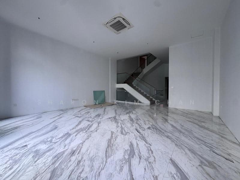 **LANDED7772@ Starlight Road, Starlight/ truro/cambridge rd, Farrer Park / Serangoon Rd, 6 Bedrooms, 6,000 sqft, Terraced House For Sale, by Sharon Kim Chan, 500284743 - Interior - PropertyGuru.com.sg