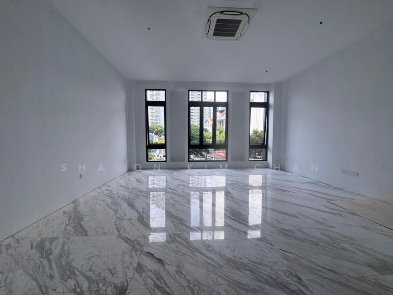 **LANDED7772@ Starlight Road, Starlight/ truro/cambridge rd, Farrer Park / Serangoon Rd, 6 Bedrooms, 6,000 sqft, Terraced House For Sale, by Sharon Kim Chan, 500284743 - Living Room - PropertyGuru.com.sg