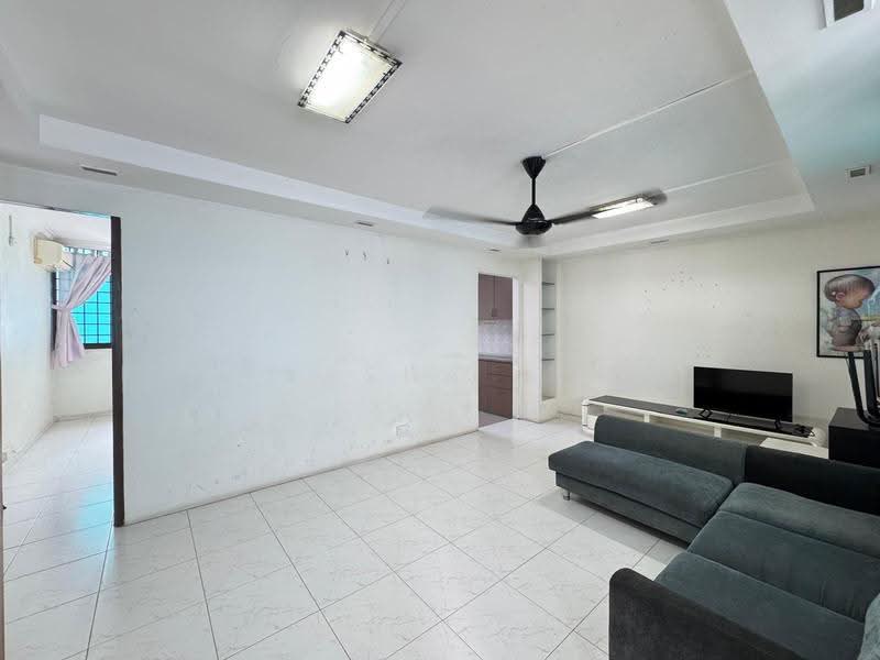 234 Serangoon Avenue 3, 234 Serangoon Avenue 3, Hougang / Punggol / Sengkang, 3 Bedrooms, 904 sqft, HDB Flat For Sale, by Shasha A D, 500284747 - Living Room - PropertyGuru.com.sg