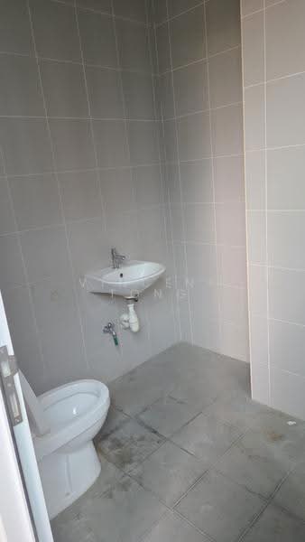 Tampines North, Pasir Ris / Tampines, 2,282 sqft, Factory / Workshop (B2) For Rent, by Vincent Tong, 500284748 - Bathroom - CommercialGuru.com.sg