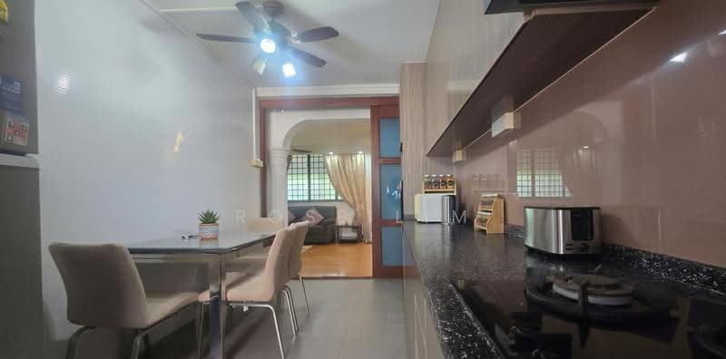 303 Bukit Batok Street 31, 303 Bukit Batok Street 31, Dairy Farm / Bukit Panjang / Choa Chu Kang, 3 Bedrooms, 904 sqft, HDB Flat For Rent, by Rose Lim, 500284752 - Kitchen - PropertyGuru.com.sg