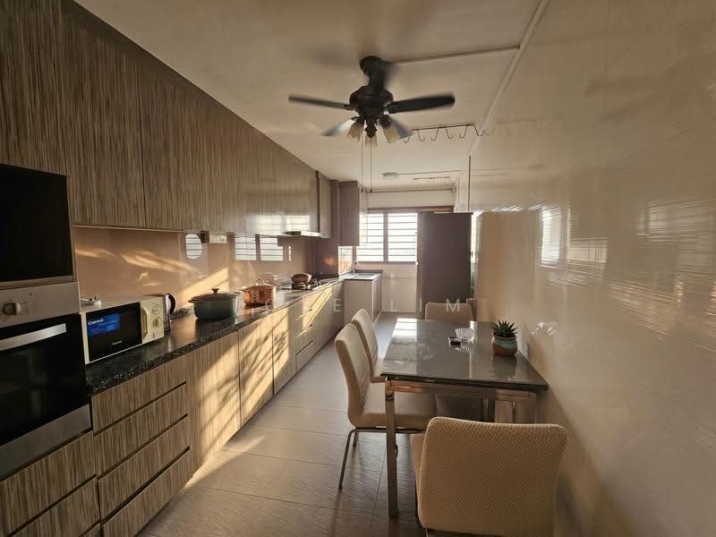 303 Bukit Batok Street 31, 303 Bukit Batok Street 31, Dairy Farm / Bukit Panjang / Choa Chu Kang, 3 Bedrooms, 904 sqft, HDB Flat For Rent, by Rose Lim, 500284752 - Kitchen - PropertyGuru.com.sg