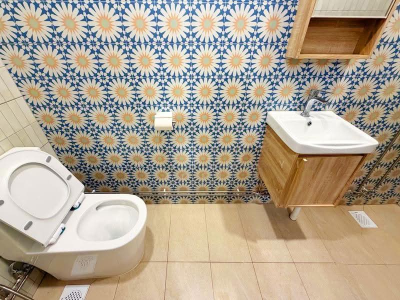 Serangoon Garden Estate, Cooling Close, Hougang / Punggol / Sengkang, Room Rental, 180 sqft, Terraced House For Rent, by Liew Zheng Yi Joel, 500284757 - Bathroom - PropertyGuru.com.sg