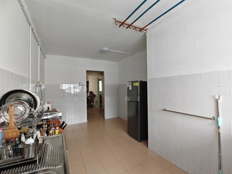 249 Bangkit Road, 249 Bangkit Road, Dairy Farm / Bukit Panjang / Choa Chu Kang, 2 Bedrooms, 785 sqft, HDB Flat For Sale, by Alan Wee, 500284769 - Kitchen - PropertyGuru.com.sg