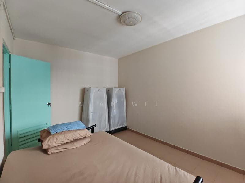 249 Bangkit Road, 249 Bangkit Road, Dairy Farm / Bukit Panjang / Choa Chu Kang, 2 Bedrooms, 785 sqft, HDB Flat For Sale, by Alan Wee, 500284769 - Bedroom - PropertyGuru.com.sg