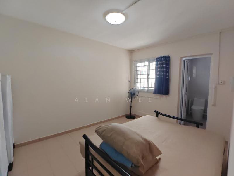 249 Bangkit Road, 249 Bangkit Road, Dairy Farm / Bukit Panjang / Choa Chu Kang, 2 Bedrooms, 785 sqft, HDB Flat For Sale, by Alan Wee, 500284769 - Bedroom - PropertyGuru.com.sg