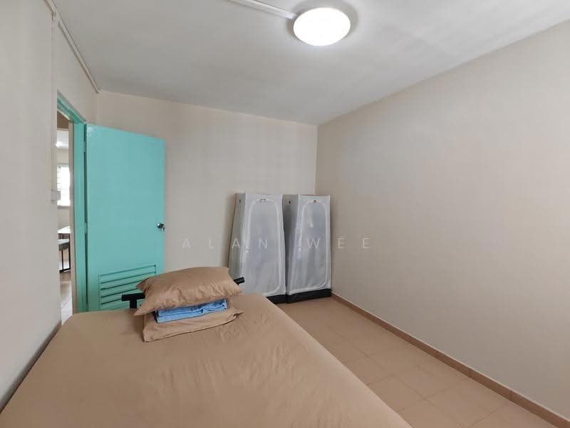 249 Bangkit Road, 249 Bangkit Road, Dairy Farm / Bukit Panjang / Choa Chu Kang, 2 Bedrooms, 785 sqft, HDB Flat For Sale, by Alan Wee, 500284769 - Bedroom - PropertyGuru.com.sg