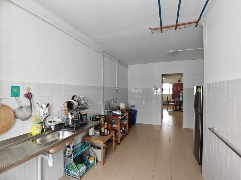249 Bangkit Road, 249 Bangkit Road, Dairy Farm / Bukit Panjang / Choa Chu Kang, 2 Bedrooms, 785 sqft, HDB Flat For Sale, by Alan Wee, 500284769 - Kitchen - PropertyGuru.com.sg