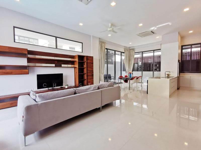 Serangoon Garden Estate, 4A Berwick Drive, Hougang / Punggol / Sengkang, 5 Bedrooms, 4,300 sqft, Semi-Detached House For Rent, by Christine Teo, 500284773 - Living Room - PropertyGuru.com.sg