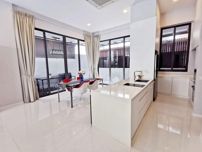 Serangoon Garden Estate, 4A Berwick Drive, Hougang / Punggol / Sengkang, 5 Bedrooms, 4,300 sqft, Semi-Detached House For Rent, by Christine Teo, 500284773 - Dining Room - PropertyGuru.com.sg