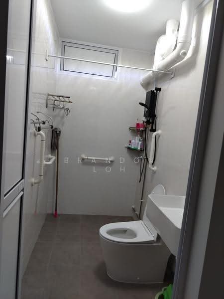 290E Bukit Batok Street 24, 290E Bukit Batok Street 24, Dairy Farm / Bukit Panjang / Choa Chu Kang, Room Rental, 120 sqft, HDB Flat For Rent, by Brandon Loh, 500284783 - Bathroom - PropertyGuru.com.sg