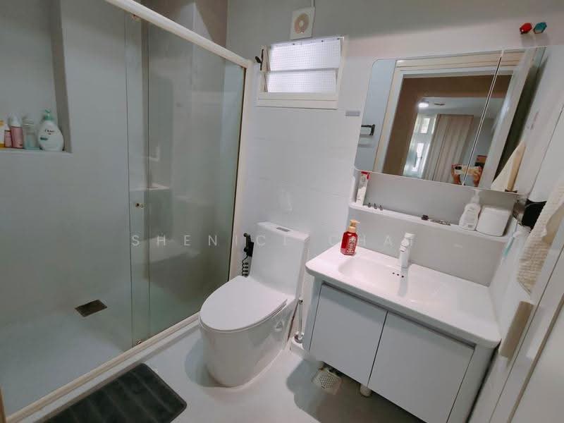 111 Edgefield Plains, 111 Edgefield Plains, Hougang / Punggol / Sengkang, Room Rental, 150 sqft, HDB Flat For Rent, by Shenice Chai, 500284795 - Bathroom - PropertyGuru.com.sg