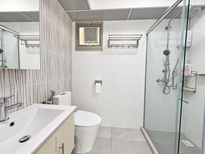 494J Tampines Street 45, 494J Tampines Street 45, Pasir Ris / Tampines, 3 Bedrooms, 990 sqft, HDB Flat For Rent, by Jay Chua, 500284799 - Bathroom - PropertyGuru.com.sg