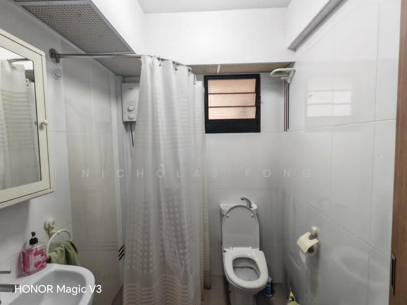 468A Bukit Batok West Avenue 9, 468A Bukit Batok West Avenue 9, Dairy Farm / Bukit Panjang / Choa Chu Kang, 1 Bedroom, 506 sqft, HDB Flat For Rent, by Nicholas Fong, 500284805 - Bathroom - PropertyGuru.com.sg
