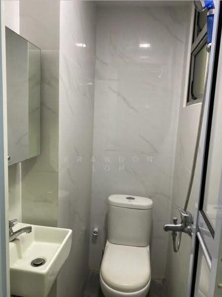The Florida, 78 Hougang Avenue 7, Hougang / Punggol / Sengkang, Room Rental, 120 sqft, Condominium For Rent, by Brandon Loh, 500284821 - Bathroom - PropertyGuru.com.sg