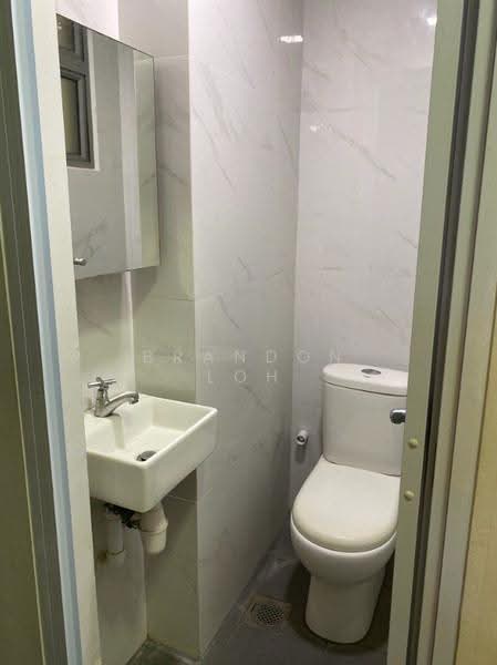 The Florida, 78 Hougang Avenue 7, Hougang / Punggol / Sengkang, Room Rental, 120 sqft, Condominium For Rent, by Brandon Loh, 500284821 - Bathroom - PropertyGuru.com.sg